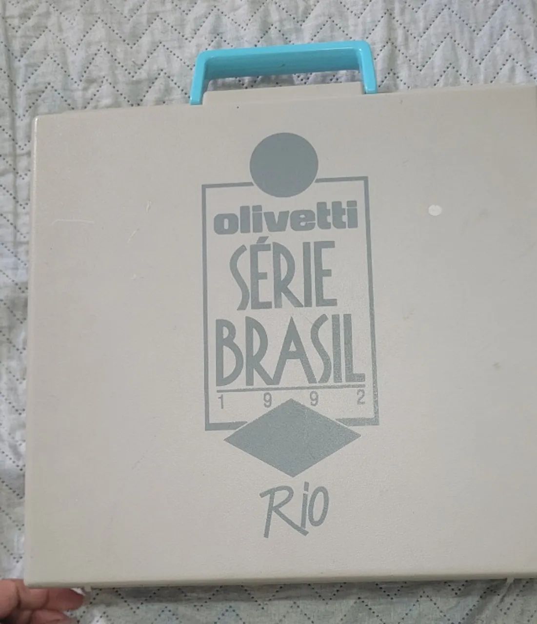 Máquina de escrever Olivetti 