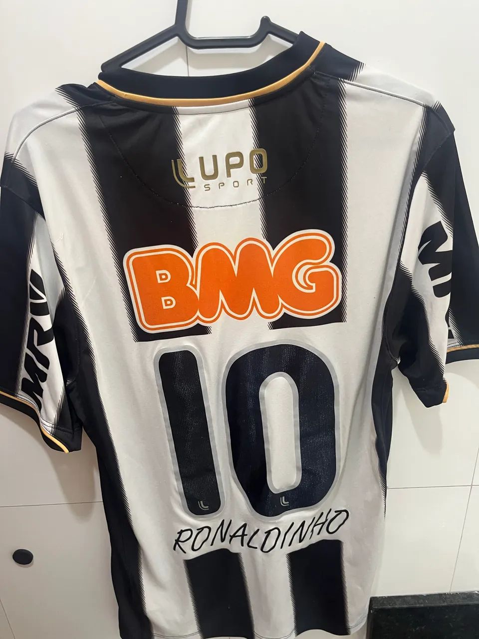 Camisa Atlético MG 2013 - P - Ronaldinho - Foto 2