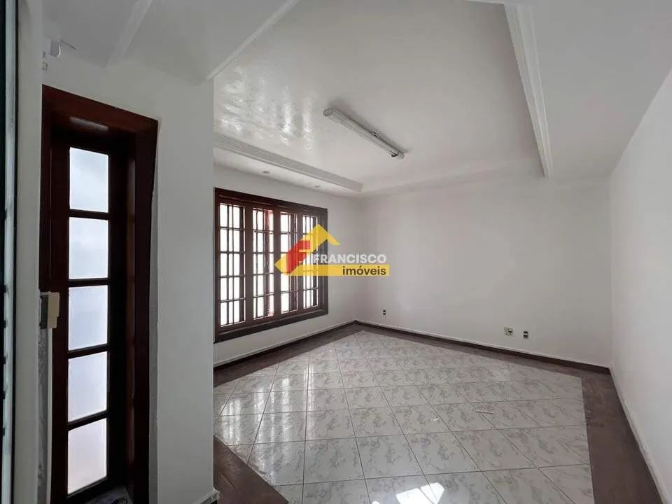 Casa Comercial para aluguel, 7 quartos, 1 suíte, 4 vagas, Sidil - Divinópolis/MG