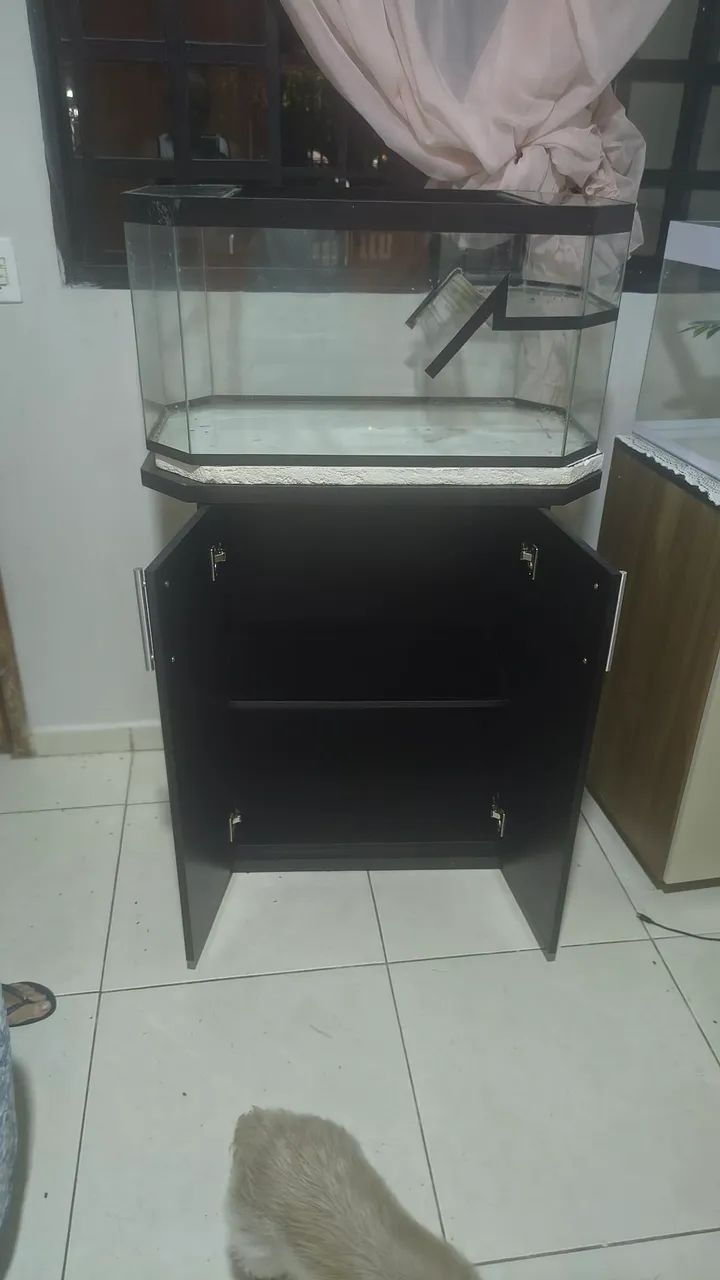 Aquário 100 litros com móvel junto  - Foto 4