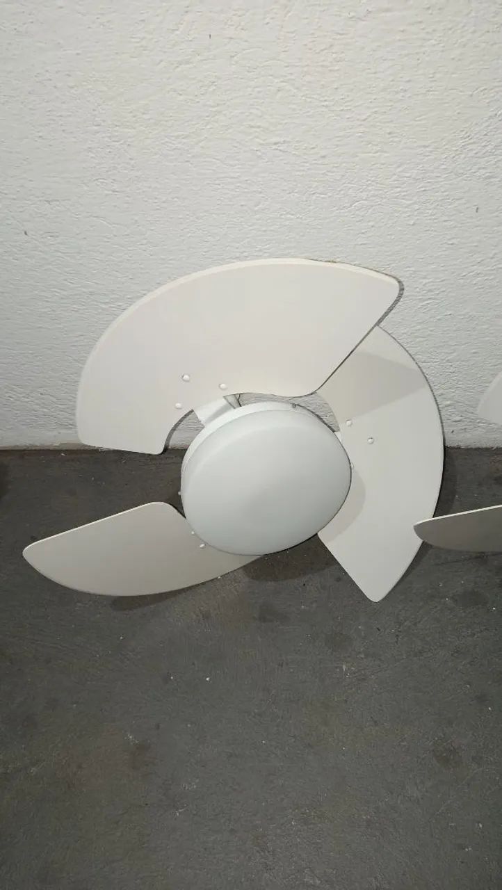 Vendo ventilador de teto com luminária imbutida - Foto 4