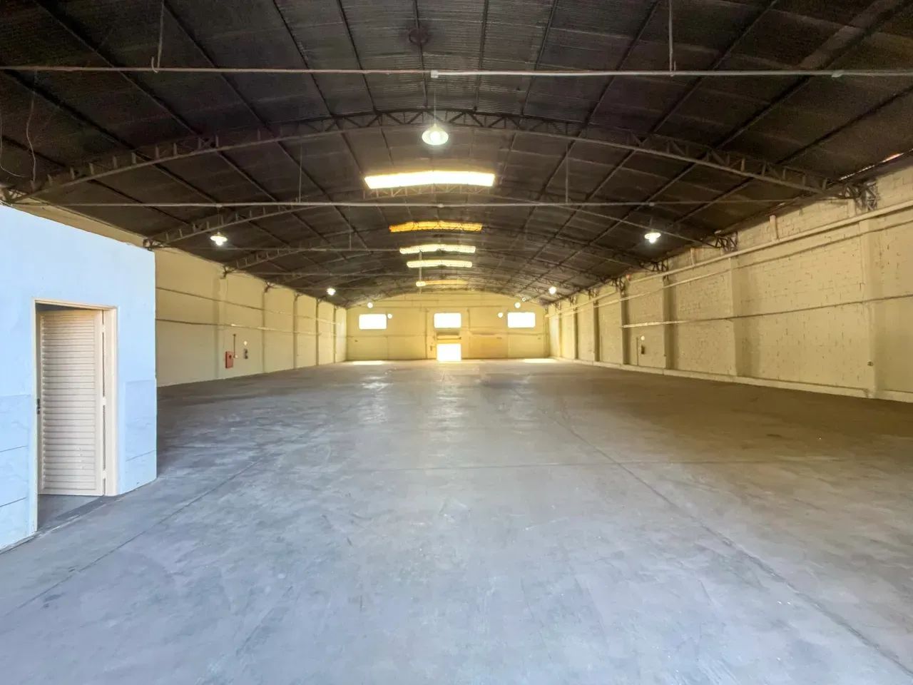 Galpão no Setor Empresarial com 1120 metros quadrados - Foto 3