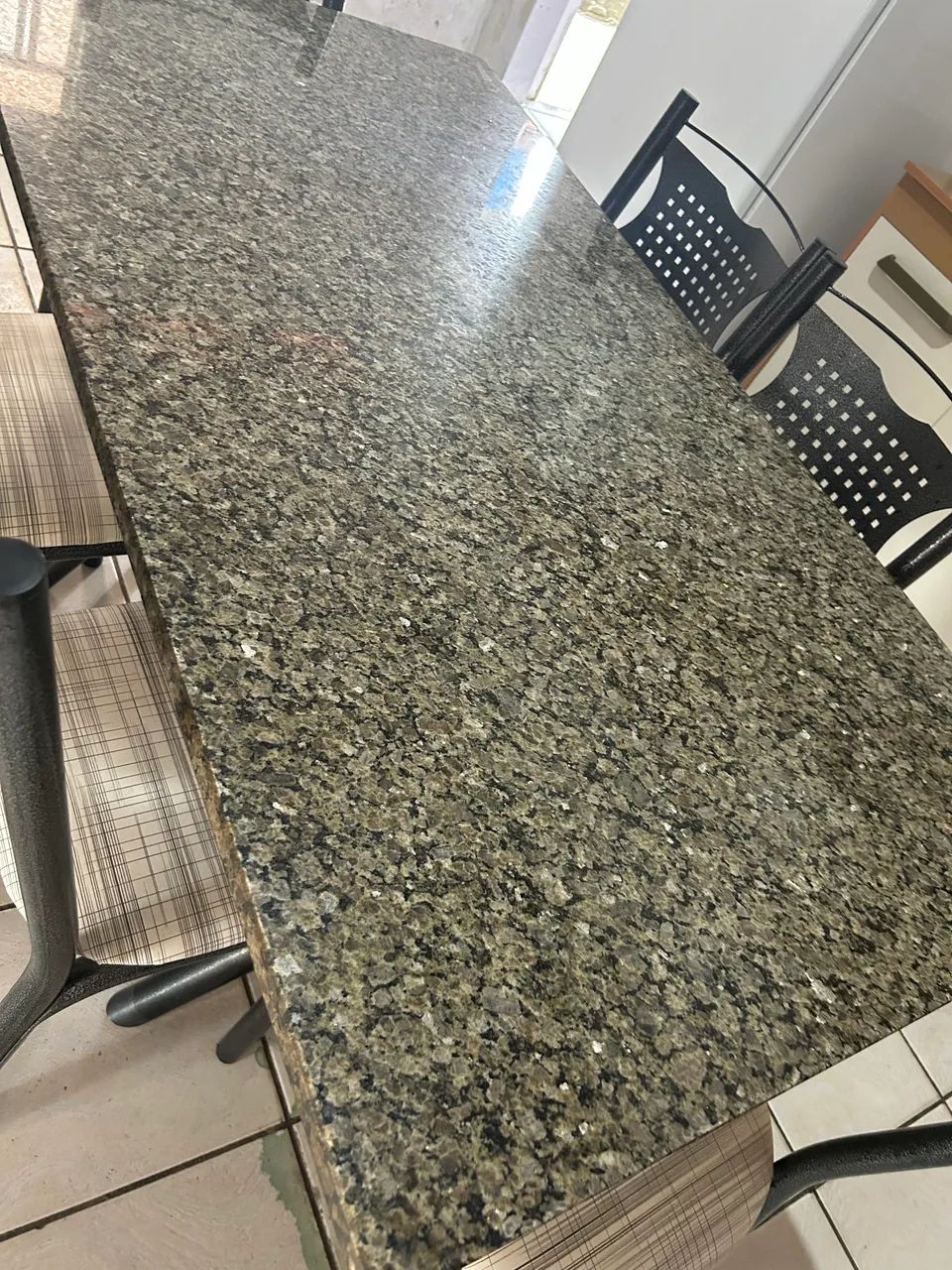 Mesa de mármore com 6 cadeiras  - Foto 2