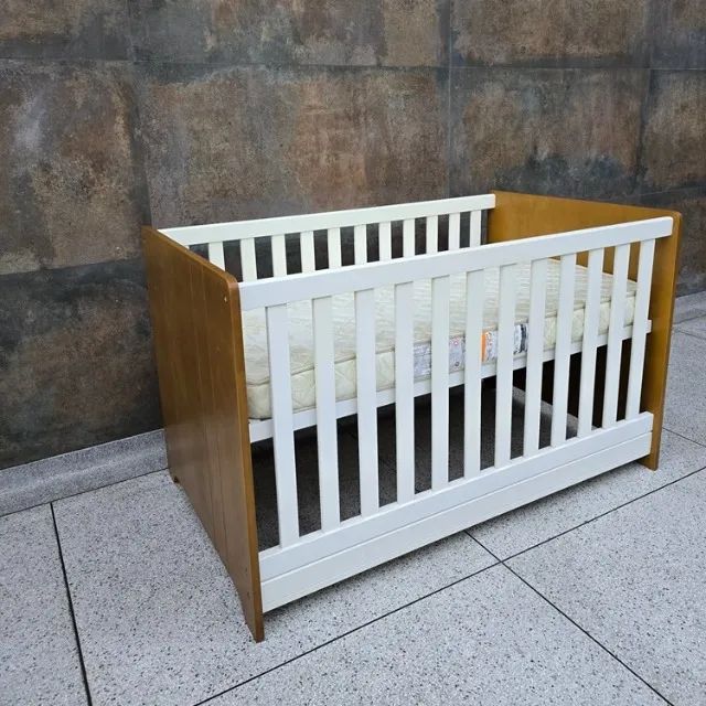 Berço em madeira com colchão  - Foto 3