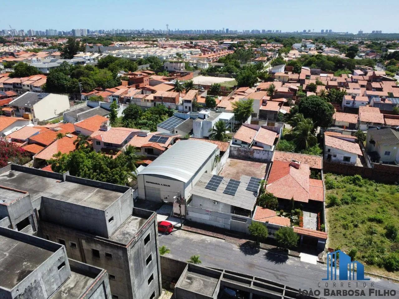 Terren na Sapiranga com 360m² e 93m² de área construída e usina solar. - Foto 2
