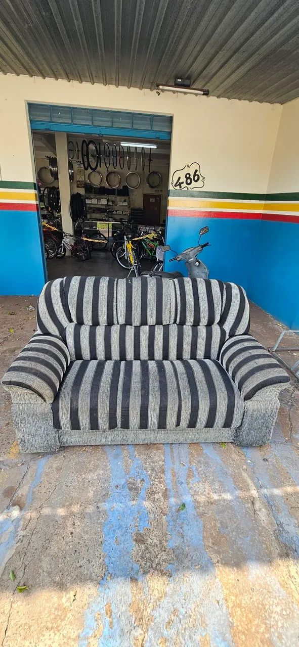 sofa 3 lugares bem conservado - ENTREGA GRÁTIS  - Foto 5