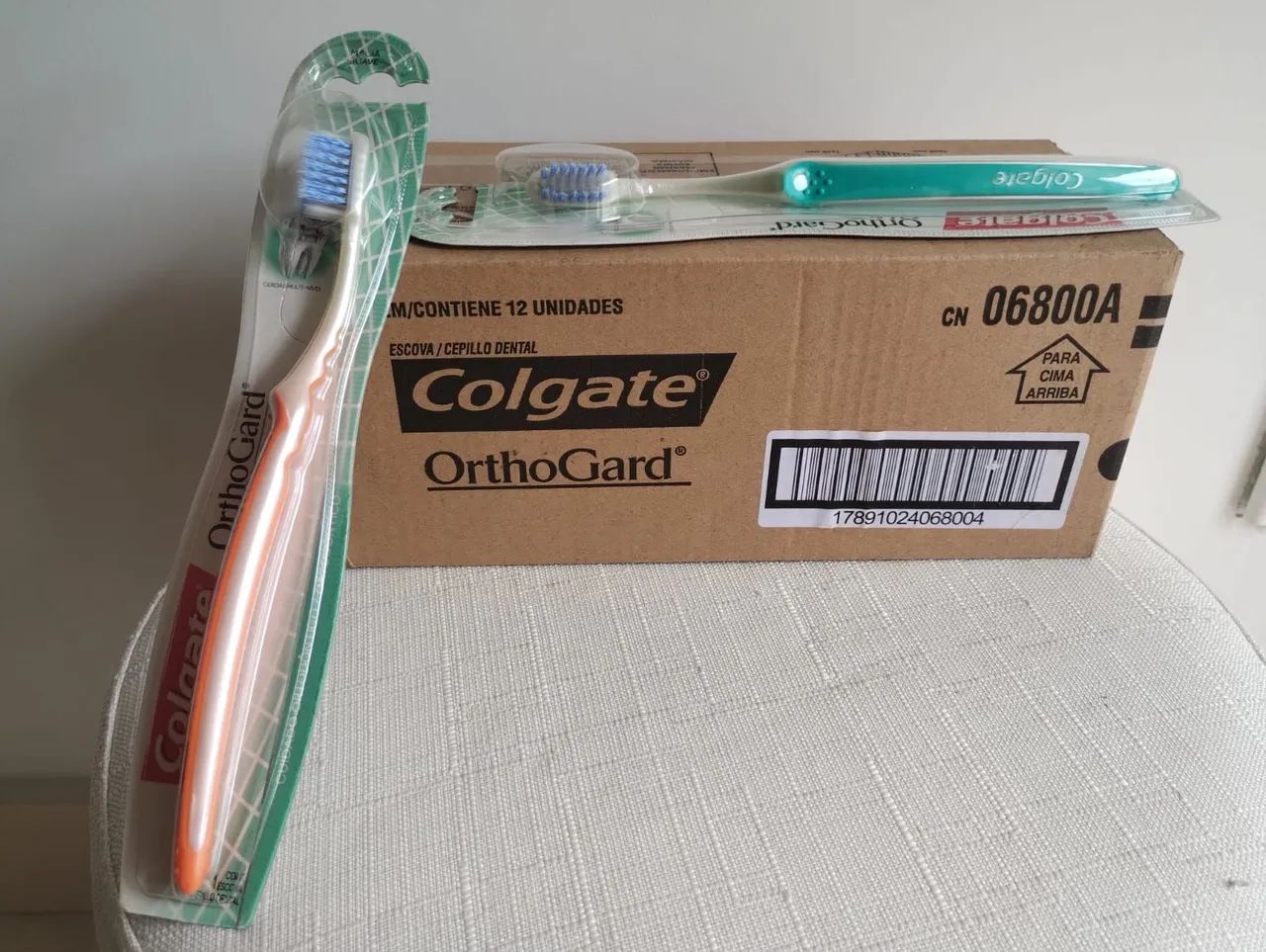 Caixa lacrada com 12 ESCOVAS ORTODÔNTICA  - Foto 4