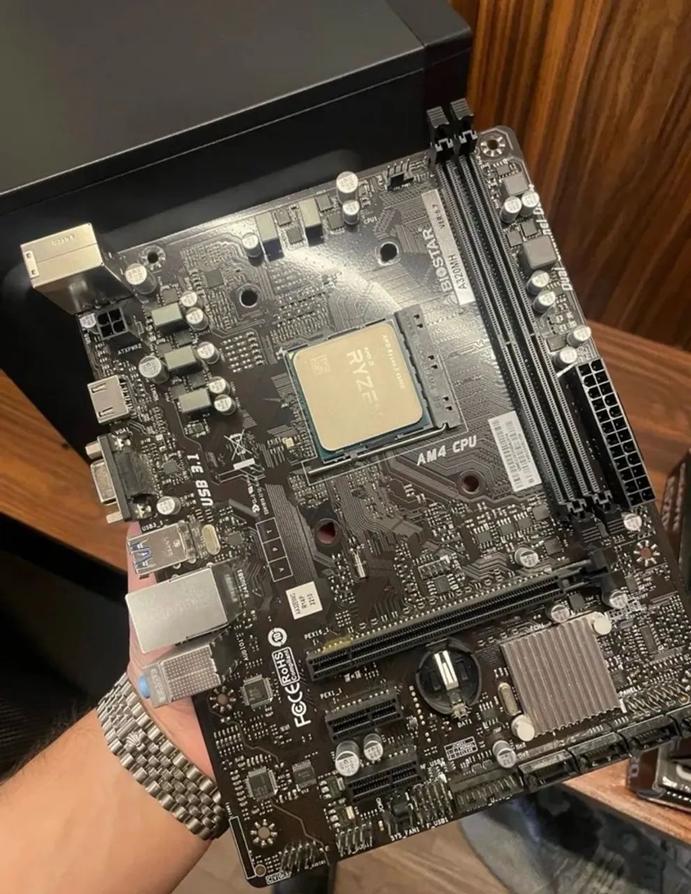 Placa Mãe AM4 (A-320MH) Gigabyte