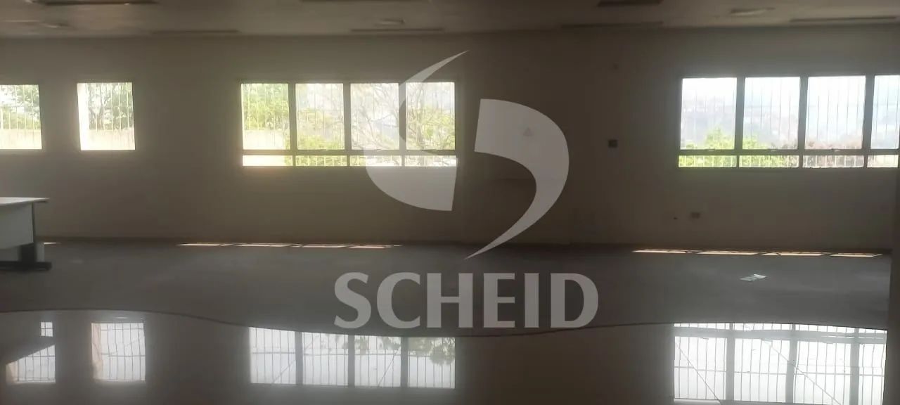 ÓTIMO PONTO COMERCIAL, EM AVENIDA COM GRANDE MOVIMENTO