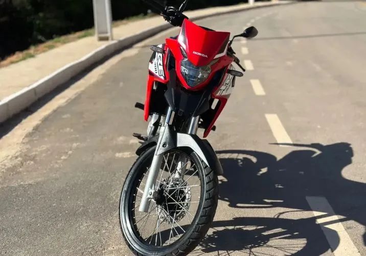 MOTO A VENDA 