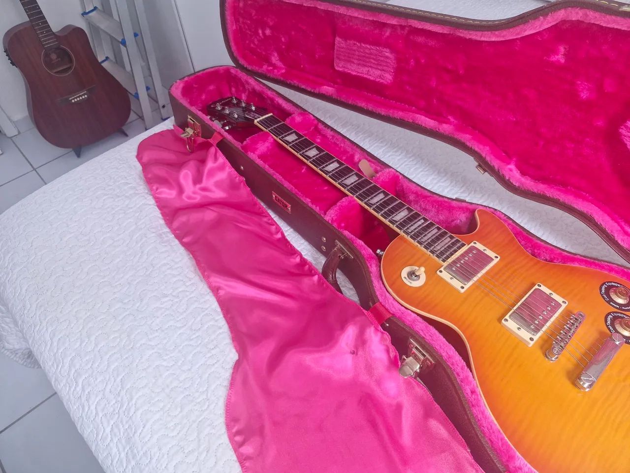Vendo Epiphone Les Paul Standard + Case Rígido Gator Original