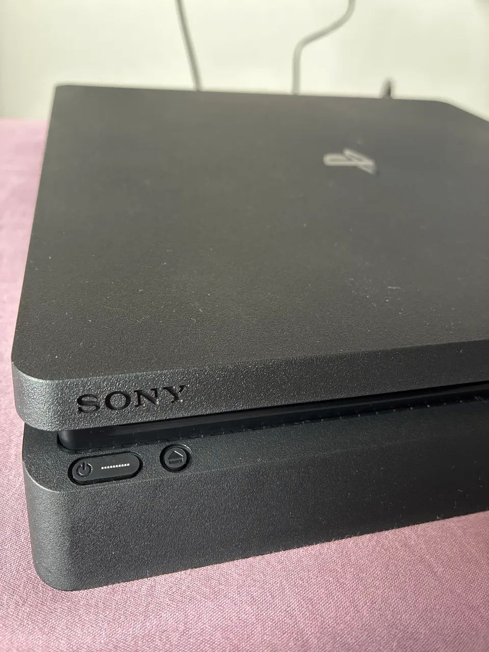 Playstation 4 Slim / PS4 Slim