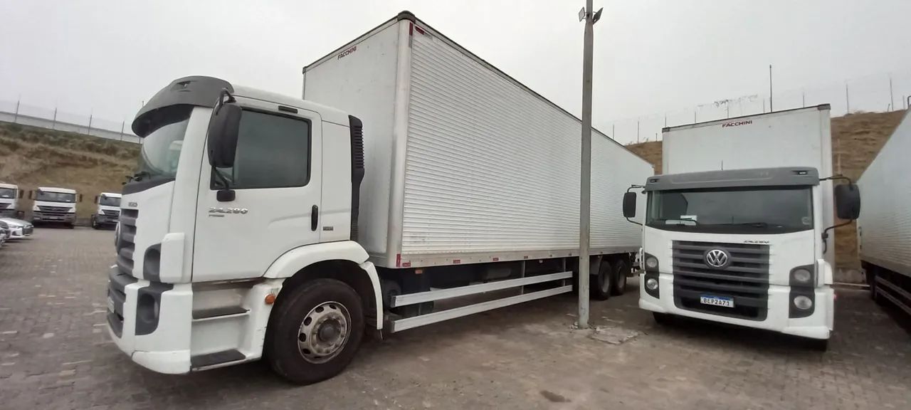 VW 24 280 Bau carga seca com plataforma elevatória  - Foto 5