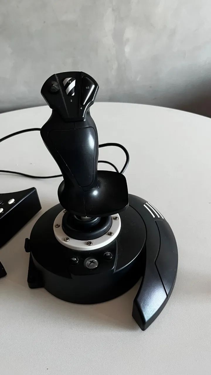 Joystick Thrustmaster simulador de voo - Foto 2