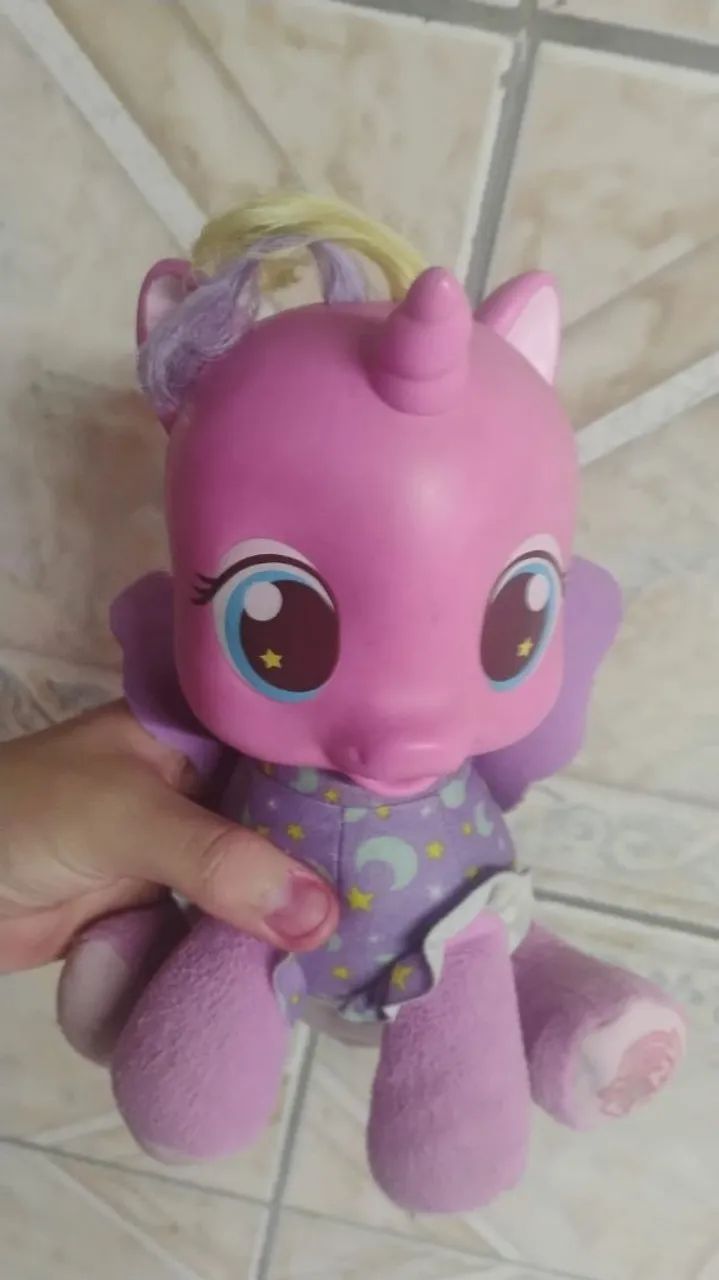   Brinquedo  pônei funcionando 