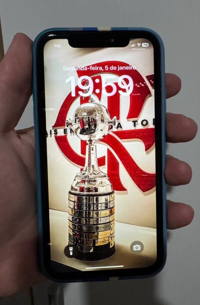 iPhone XR semi novo pra sair hoje  