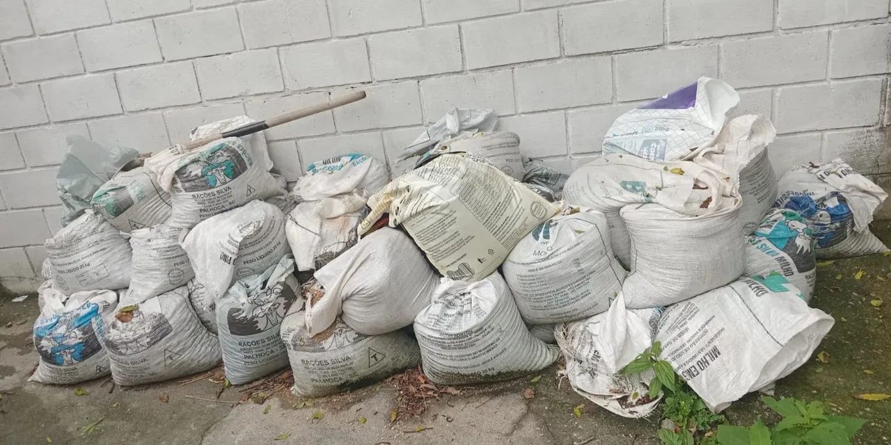 Doa-se sacos de brita - Foto 2