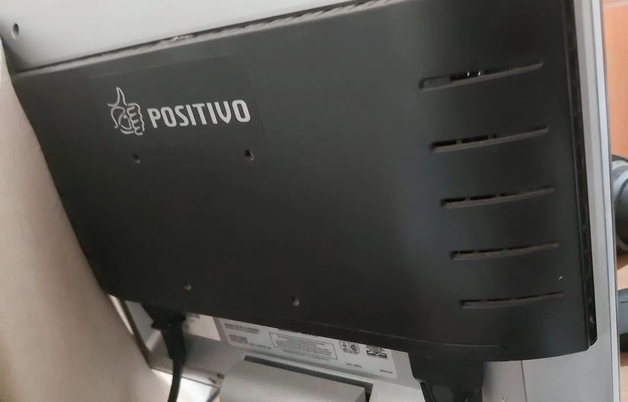 Monitor Positivo 15 polegadas  - Foto 2
