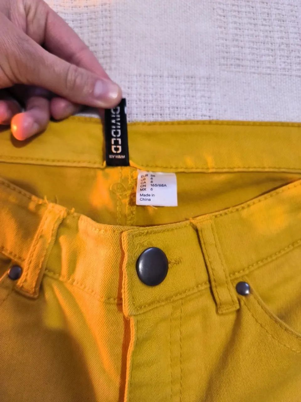 calça jeans feminina h&m divided amarela - Foto 3