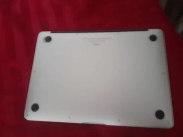 MacBook Air modelo A1369 13,3 polegadas Atenção está ligando com corrente invertiva reparo - Foto 3