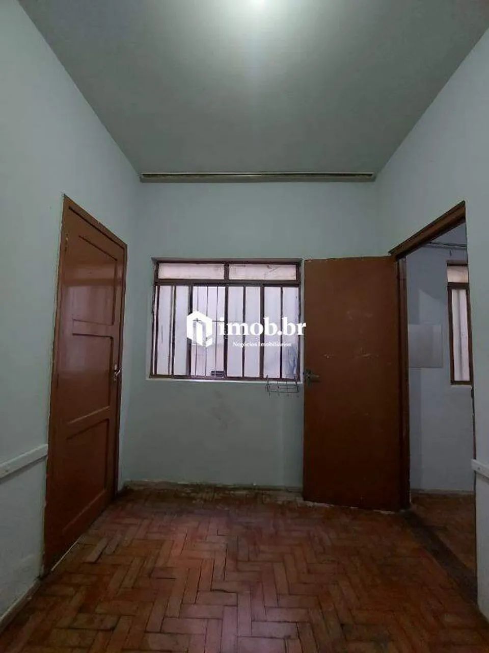 Kitnet para locação no Centro com sala e quarto