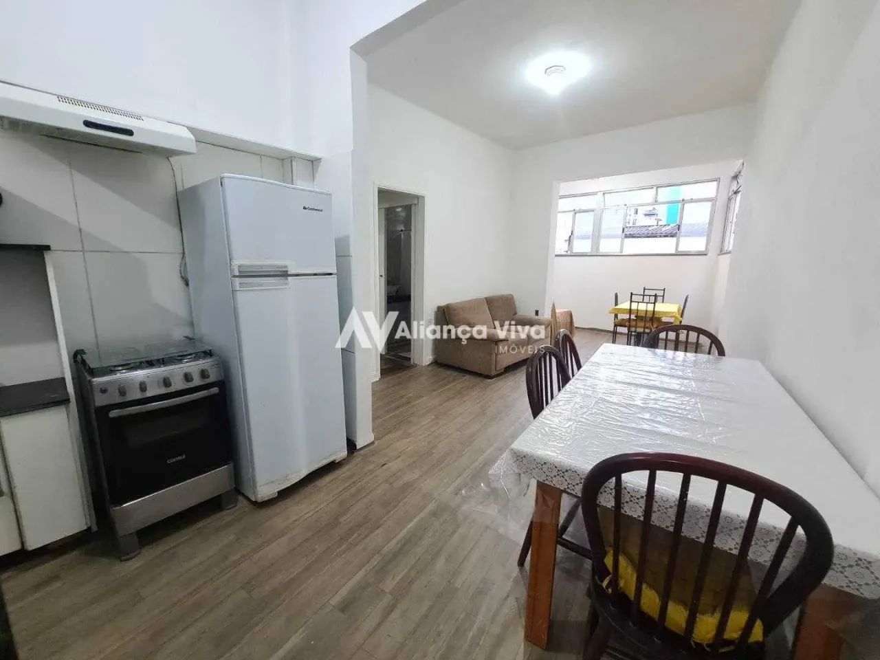 Apartamento a venda com 2 quartos e varanda e dependencia completa