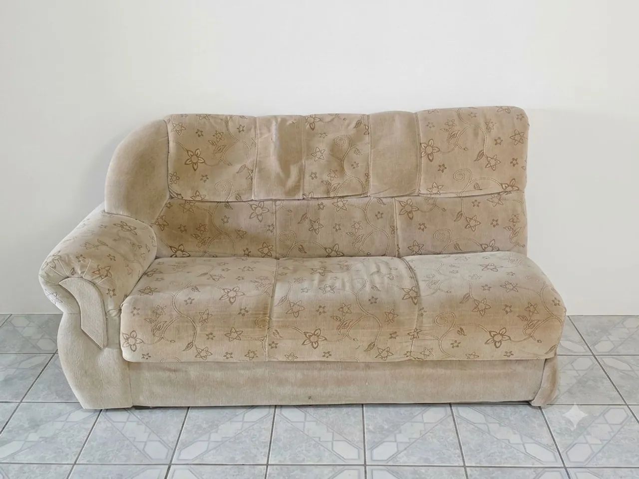 Vendo sofá de canto com 3 peças 