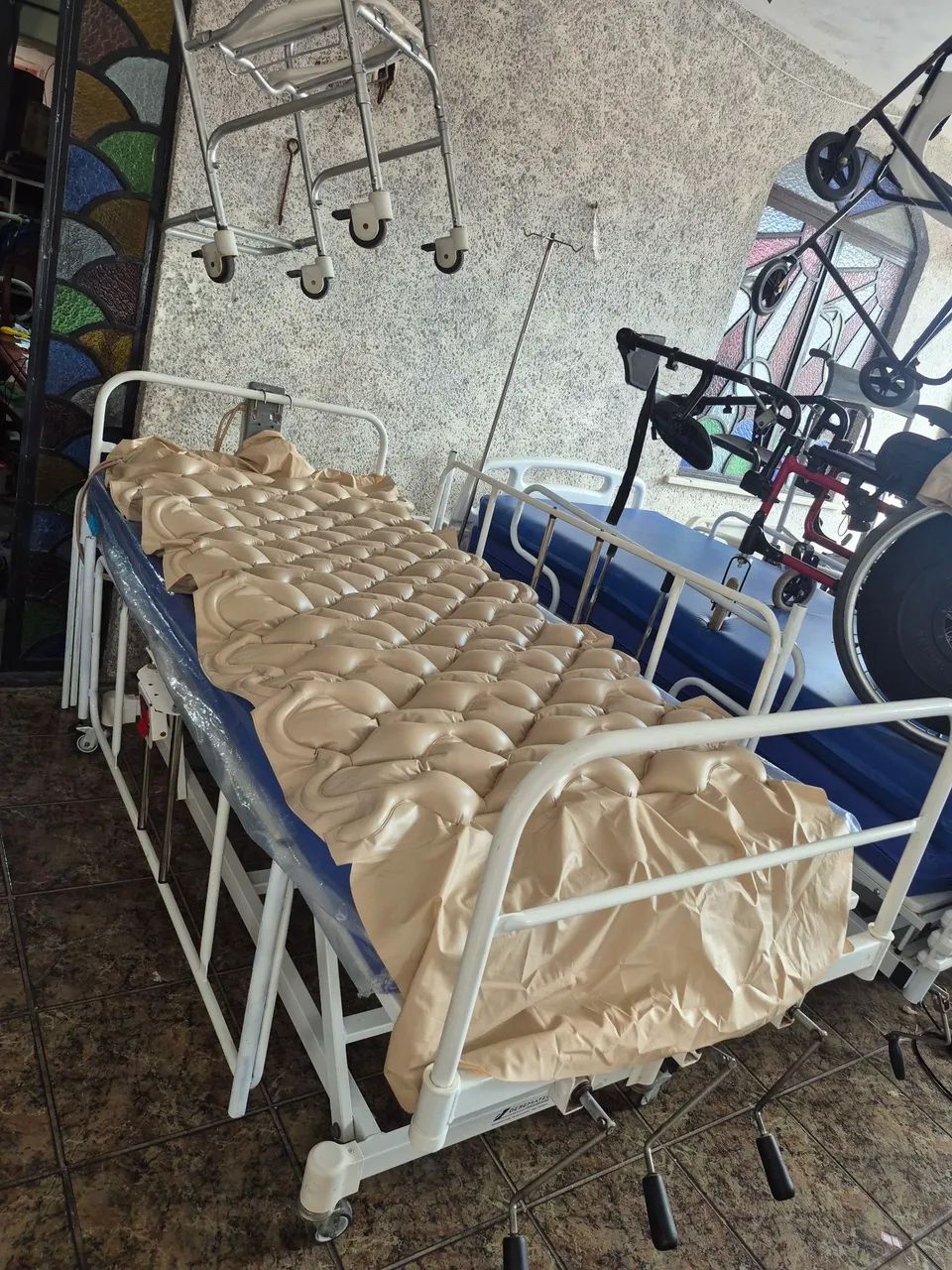 Cama hospitalar  3 manivelas - Foto 2