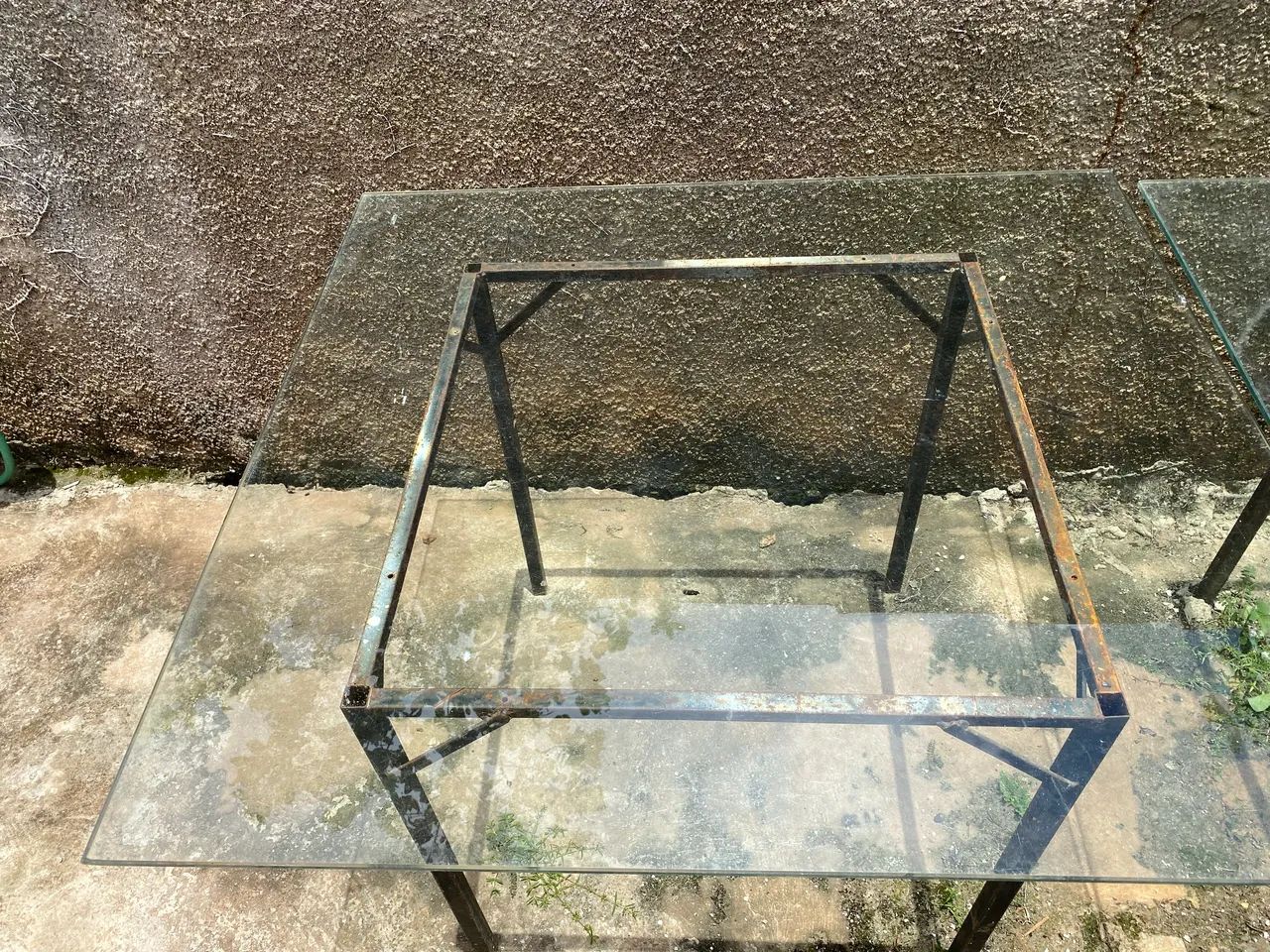 Mesa de vidro com estrutura de metal - Foto 2