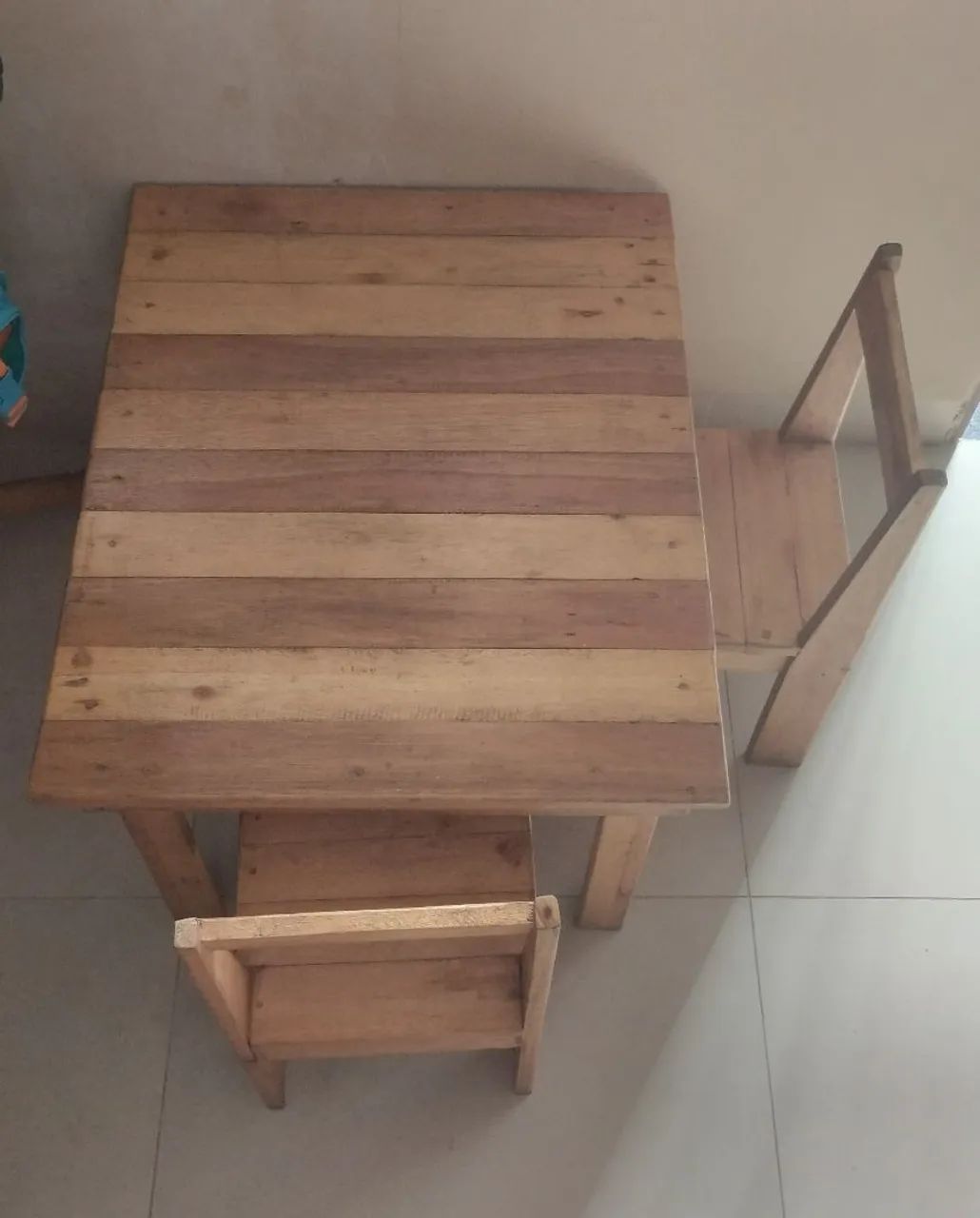 Mesinha e cadeira infantil