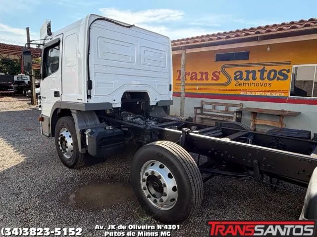 MB Atego 30-30 8x2 ano 2016  - Foto 5