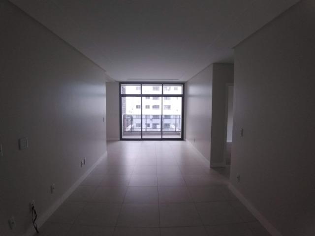Apartamento 2 Suítes 97 M².Sacada com Churrasqueira, Lavabo, 1 Vaga no Centro - Foto 4