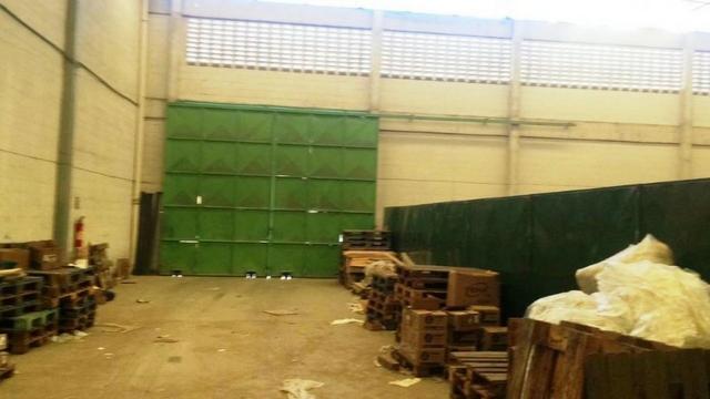 Galpão , Centro , 1.156 m² área construída , 8 vagas , área de manobra, 3 pisos - Foto 4
