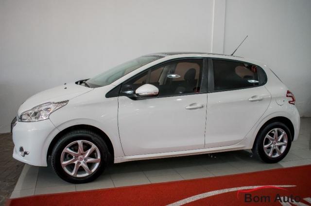 Peugeot 208 1.5 Allure Manual 2015 - Foto 4