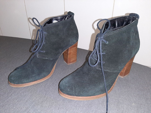 sapato de salto tipo bota