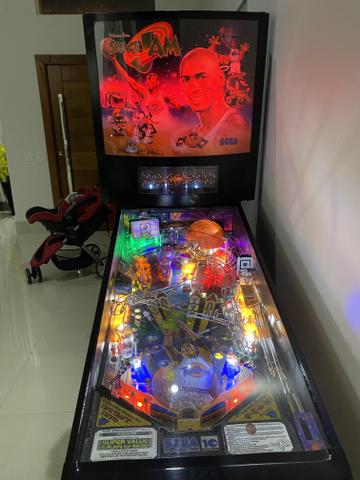 Pinball space jam