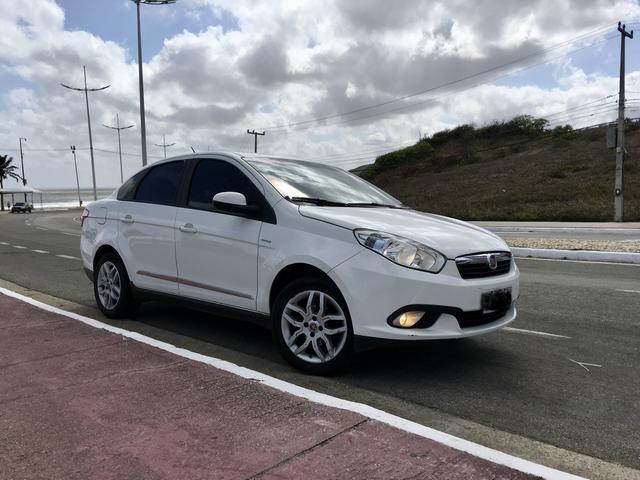 Grand Siena Essence Dualogic 1.6 modelo 2014