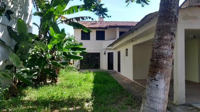 Ampla residência próxima ao mar! - Foto 2