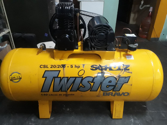 Compressor SCHULZ 20pés/200litros/140libras/Trifásico, OTIMO ESTADO,