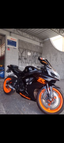 SRAD 750 PERSONALIZADA LARANJA FLUORESCENTE