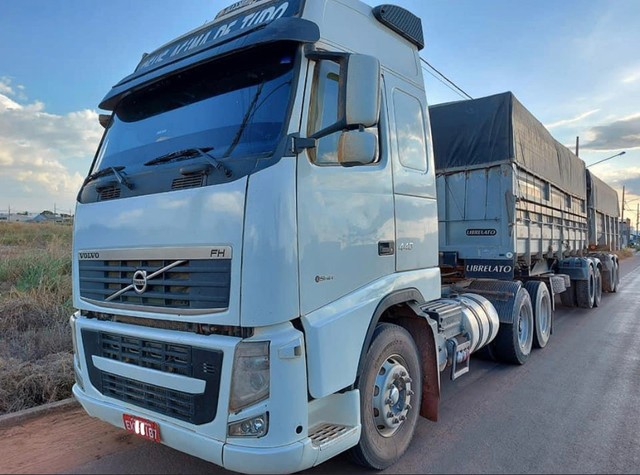 VOLVO FH440 GLOBETROTTER 6X4 2011 NA BICAÇAMBA LIBRELATO