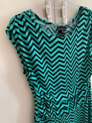 (NOVO! Tam: M) Vestido Importado Ross Chevron  - Foto 2