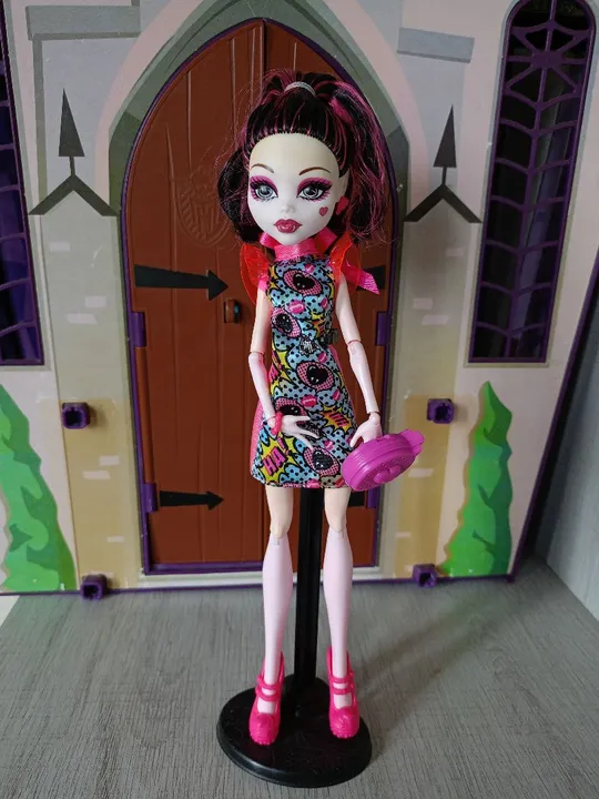 Monster High Draculaura Dead dot Gorgeous com *ROUPINHAS* Draculaura popart Ghouls