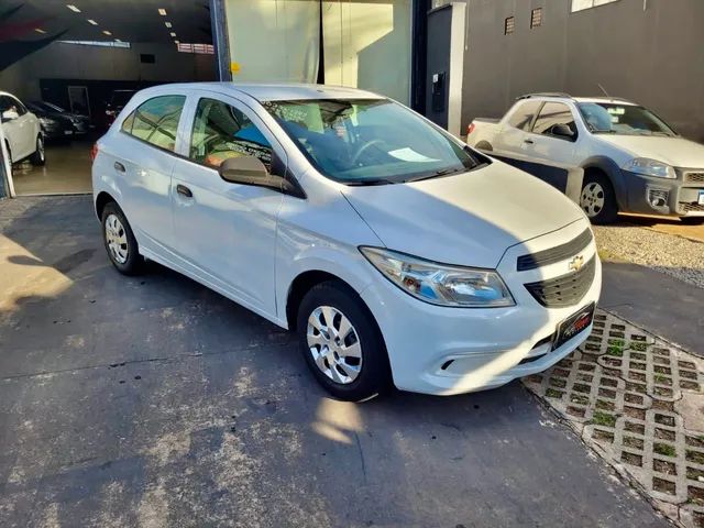 Chevrolet Onix 1.0 LS SPE/4 2015: Fotos e Vídeos