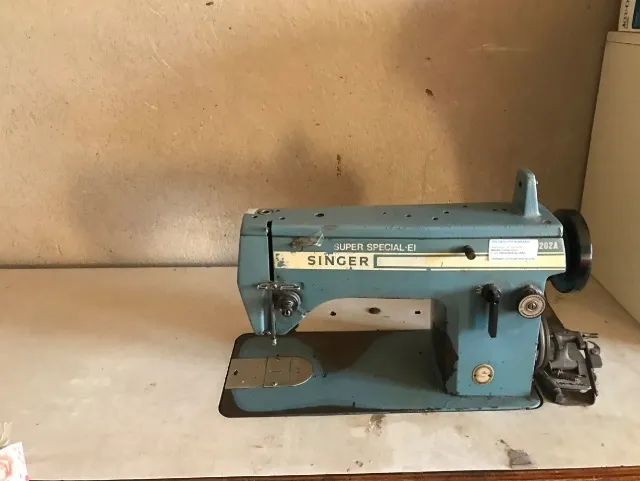 Máquina costura singer relíquia museu sem funcionamento  - Foto 2