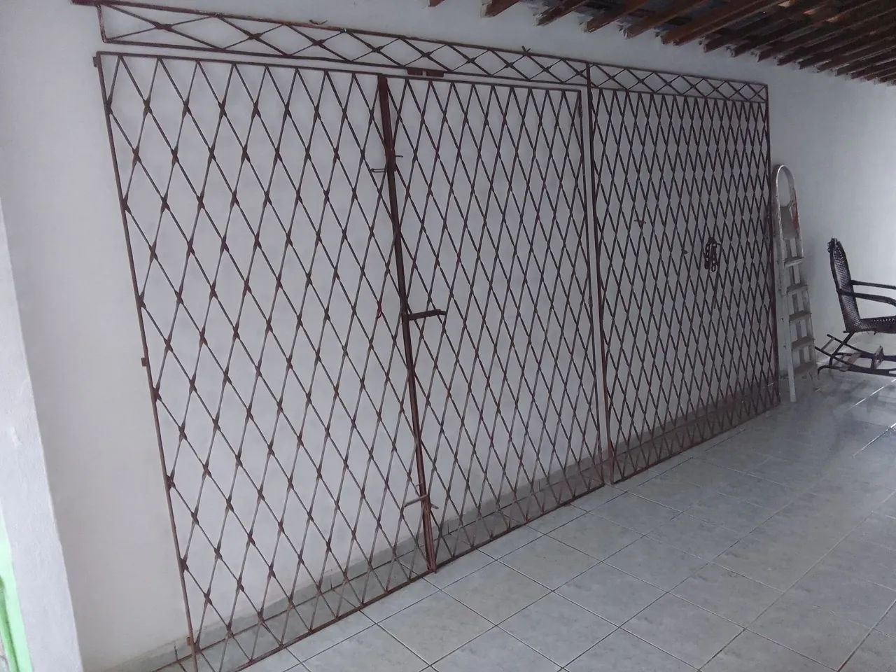 Conjunto de Grades, e porta de rolo.