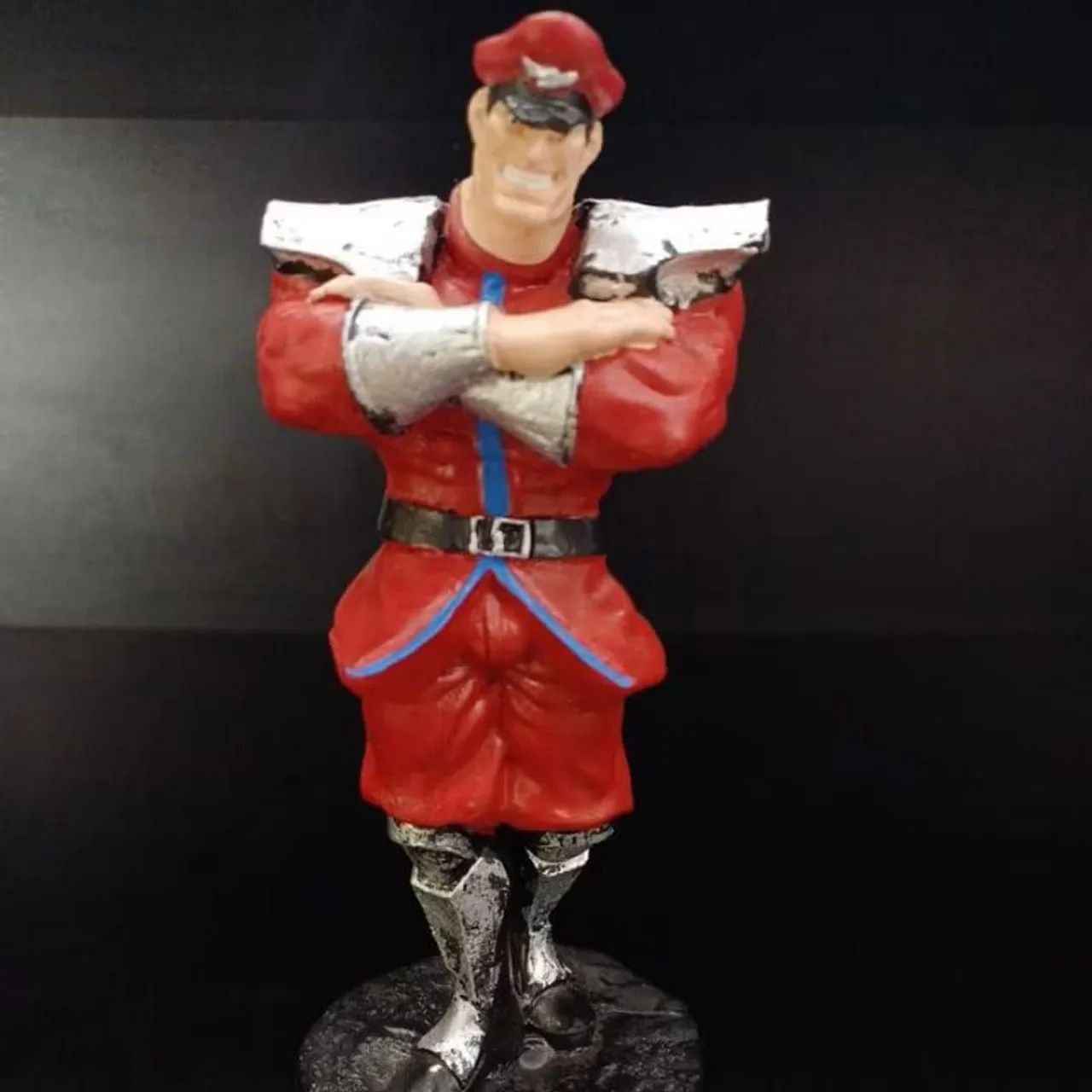 Boneco Resina de ação Mr Bison do  Street Fighter 20cm