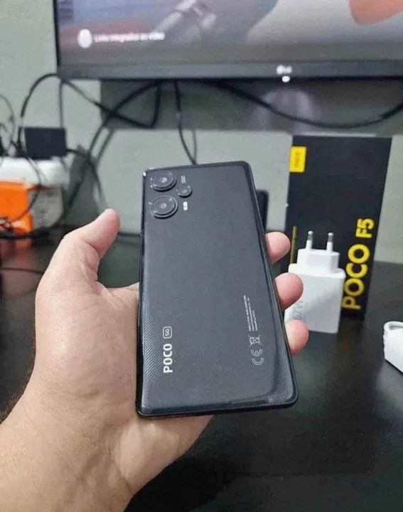 Smartphone Poco F5 5G 256 GB 12 de memória ram *aceito cartão  - Foto 3