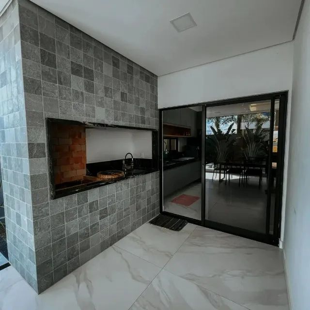Casa plana com 3 suites e piscina na Cidade Alpha - Foto 2
