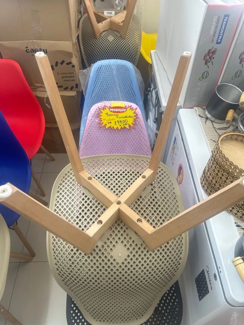 Cadeiras Eiffel furadinhas só 199 - Foto 2